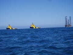 Saskia VII encounters an oil rig under tow mid channel while on route to Cherbourg earlier this season.